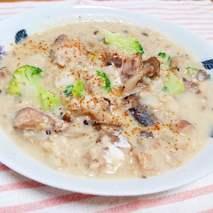 サバ缶で!鯖としめじの味噌オートミール雑炊